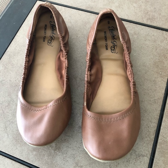 Faded glory memory foam flats Clearance